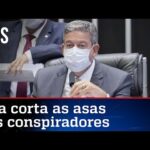 Lira diz que pedidos de impeachment contra Bolsonaro são inúteis