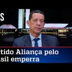 José Maria Trindade: Bolsonaro negocia ida para dois partidos