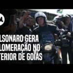 Bolsonaro anda de moto e vai a igreja no interior de Goiás
