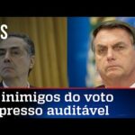 Bolsonaro volta a criticar militância de Barroso contra o voto auditável