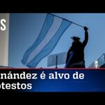 Argentinos saem às ruas por mais empregos e contra o socialismo
