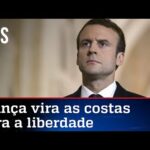 Macron aniquila a liberté e impõe passaporte sanitário