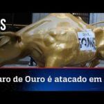 Monumento do Touro de Ouro em SP é alvo de vandalismo; Boulos celebra