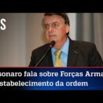 Bolsonaro critica os que saem das 4 linhas e exalta missão dos militares