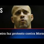 Daniel Silveira coloca cara de Moraes na tornozeleira; veja cena