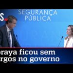 Bolsonaro expõe pedidos de Soraya e afirma: A senhora gosta de cargos